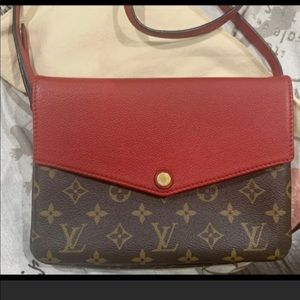 Louis Vuitton twice Twinset.